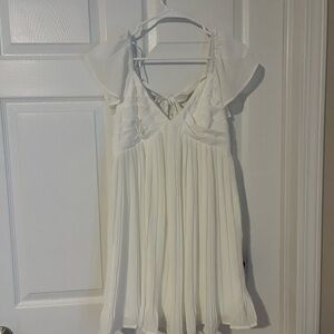 Elegant White Pleated Dress